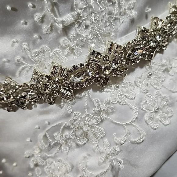 Glitter me is a one-of-a-kind unique Tiara bundle. - Picture 8 of 17